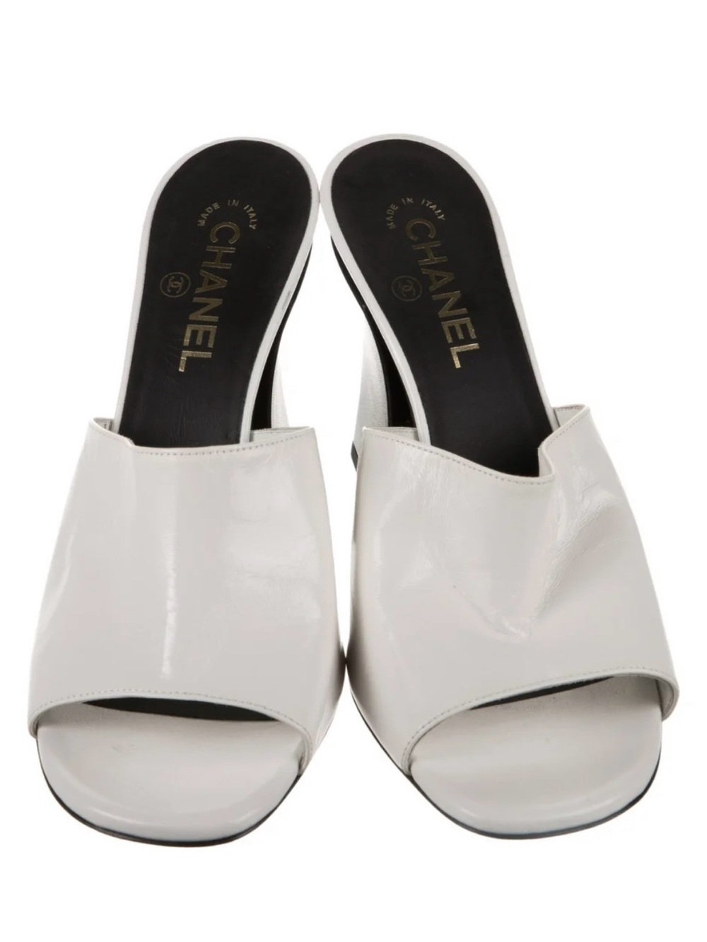 CHANEL White Patent Leather Open-Toe Slide Mules